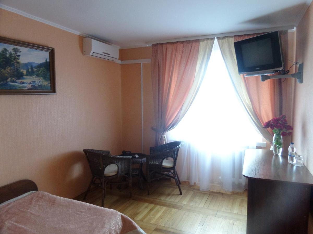 Hotel Tourist Rivne Exterior photo