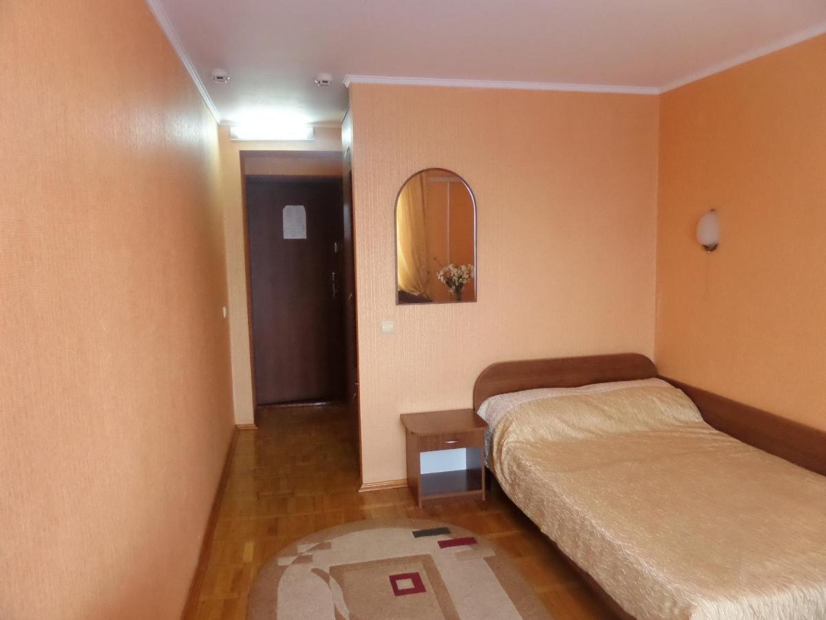 Hotel Tourist Rivne Exterior photo