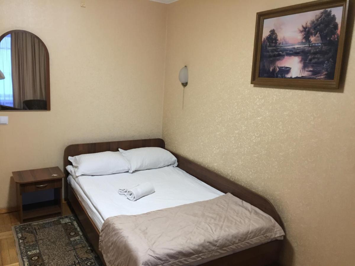 Hotel Tourist Rivne Exterior photo