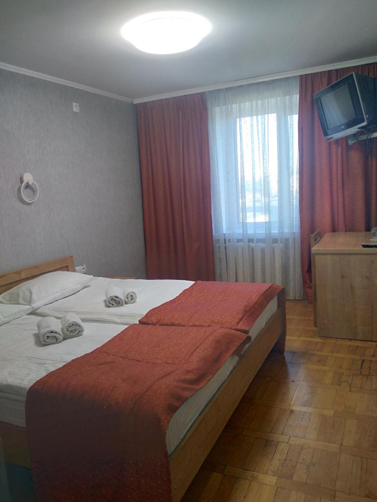 Hotel Tourist Rivne Exterior photo