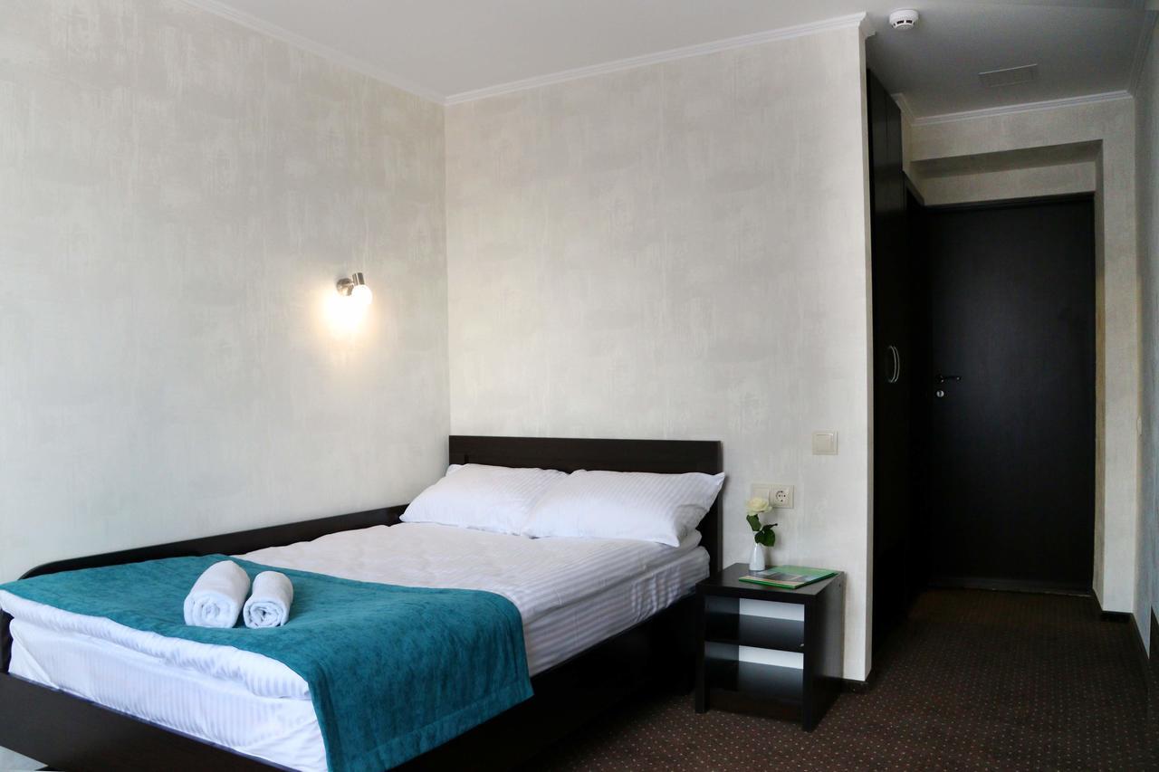 Hotel Tourist Rivne Exterior photo