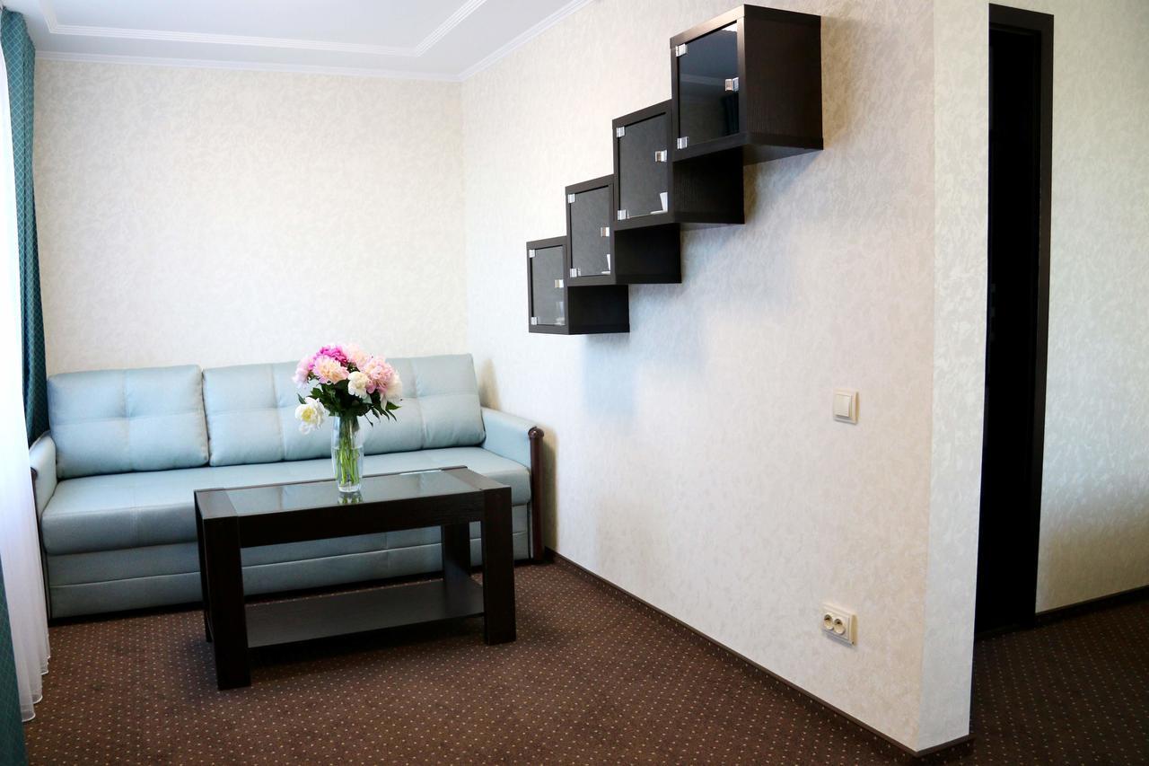 Hotel Tourist Rivne Exterior photo